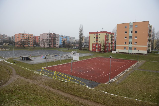 Akcja pod hasłem „Zwijamy asfalt z Kaczego Dołu” odbędzie się w sobotę, 16 października, w godzinach 12.00 – 15.00.  na tzw. Kaczym Dole przy ulicy Okulickiego na osiedlu Słonecznym.