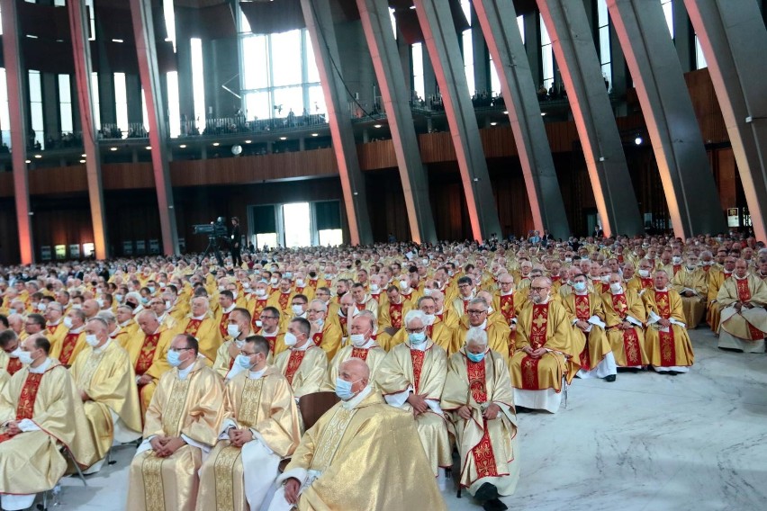 Kardynał Stefan Wyszyński i Matka Elżbieta Róża Czacka ogłoszeni błogosławionymi. Uroczystości odbyły się w Świątyni Opatrzności Bożej