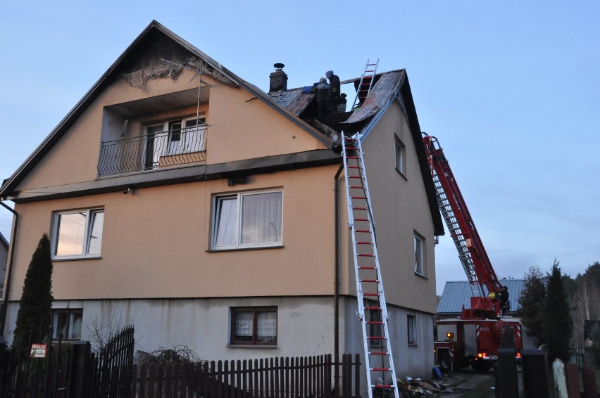 Pożar wybuchł z samego rana na poddaszu domu