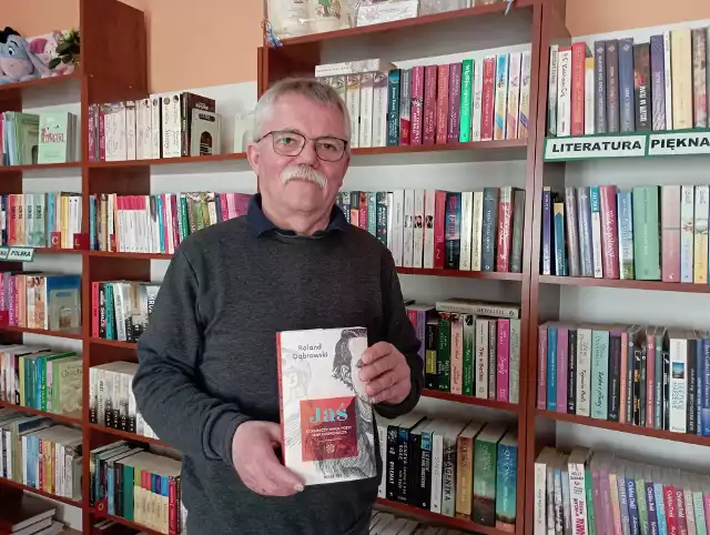 Roland Dąbrowski fascynuje się biografią poety Jana Kasprowicza i losami jego rodziny. Napisał już drugą książkę na ten temat.