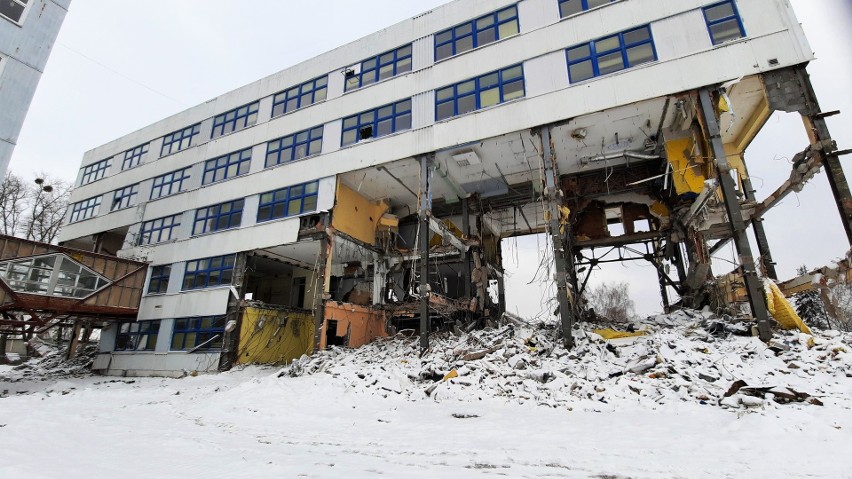 Opole. Rozbiórka biurowca po firmie Remak przy ul....