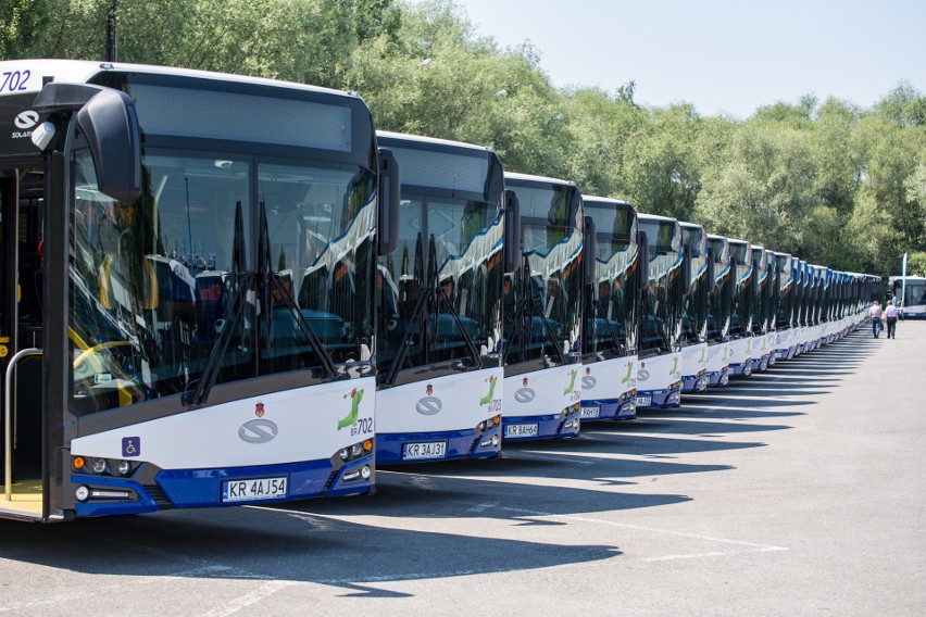 Takiej dostawy jeszcze nie było. Na ulice miasta wyjeżdża 77 nowych, ekologicznych autobusów