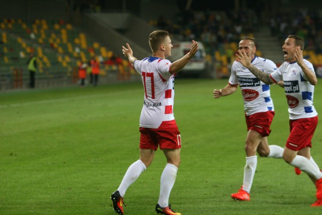 Piłkarze Podbeskidzia chcą w środę po raz pierwszy świętować zwycięstwo na swoim stadionie