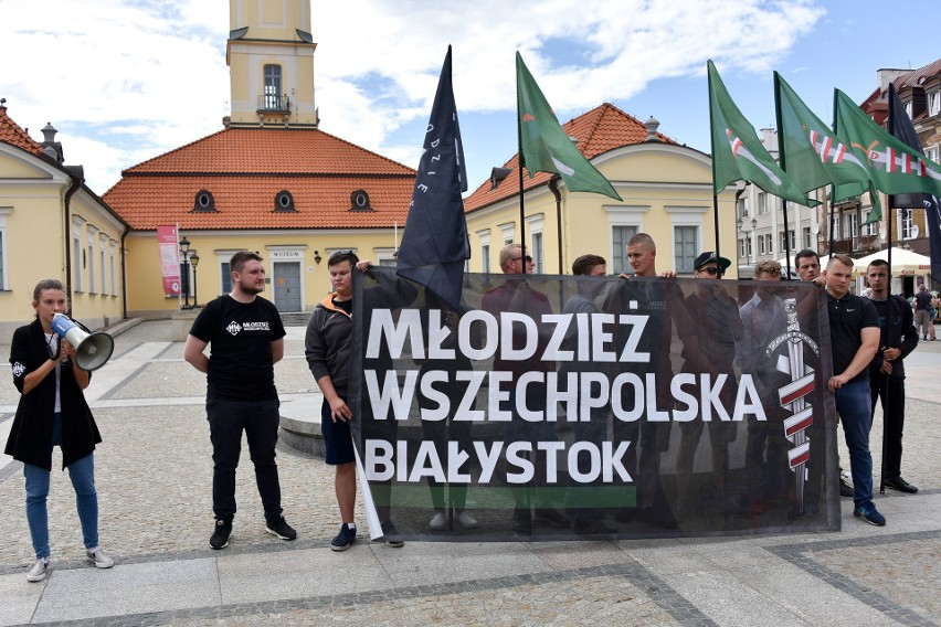 Młodzież Wszechpolska manifestowała przeciw polityce...