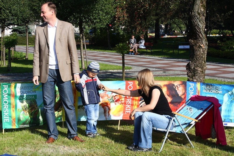 Happening w Słupsku. Zagłosuj na wydmy