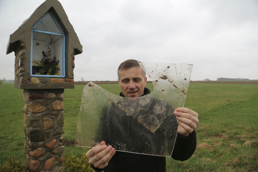 – Ostatnio zabierano się nawet za rozbijanie kamieni. Nie...