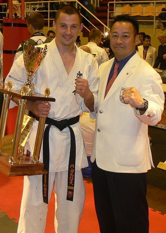 Mateusz Garbacz z prezydentem światowej organizacji karate Kenji Midori