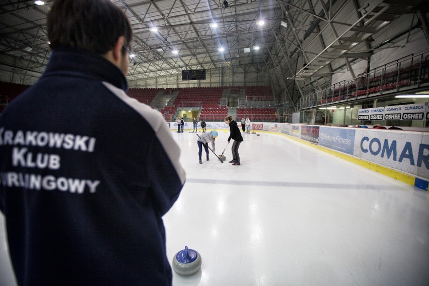 Krakowski Klub Curlingowy. Bezpłatny trening dla mieszkańców [ZDJĘCIA]