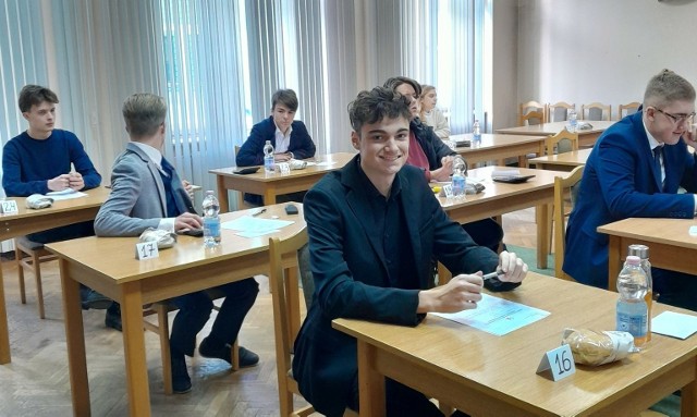 Maksymilian Zdrodowski, uczeń I LO w Radomsku zakwalifikował się do etapu centralnego XXXVII Olimpiady Wiedzy Ekonomicznej