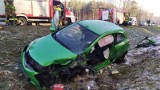 Wypadek na granicy Rybnika i Gliwic. Jedną osobę strażacy musieli wyciągać z wraku rozbitego samochodu