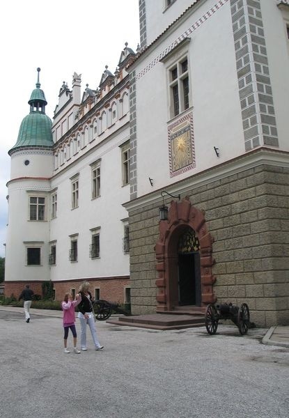 Czerwiec, lipiec i sierpień, to czas, kiedy zamek w Baranowie Sandomierskim nastawiony jest na turystykę rodzinną.