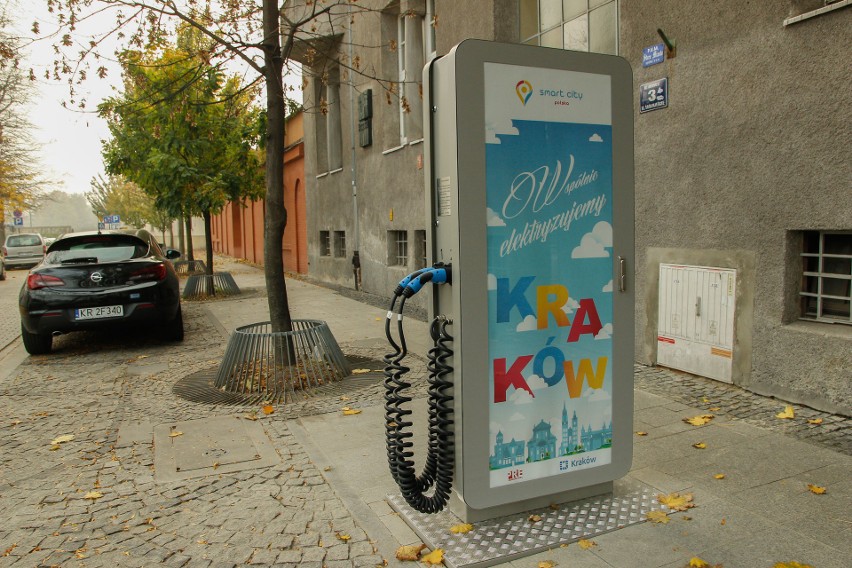 Stało się! Jest pierwsza stacja wypożyczalni aut na prąd w Krakowie