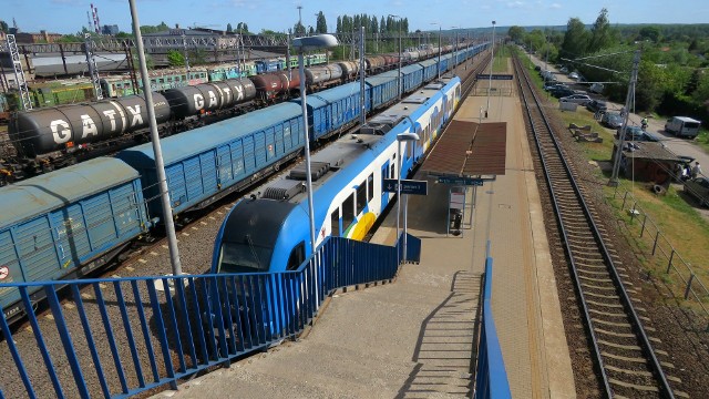 Od 2 stycznia jest dużo mniej nowych regionalnych połączeń kolejowych, niż to wcześniej szumnie zapowiadano, wraz z wprowadzeniem nowego rozkładu od 10 grudnia. Brakuje 10 par pociągów na trasie Gryfino-Szczecin