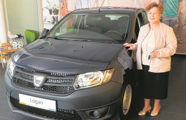 Elżbieta Adamczyk w loteriach „Głosu”  chętnie bierze udział i to od wielu lat. Kilka razy już wygrała. Tym razem - samochód Dacia Logan. 