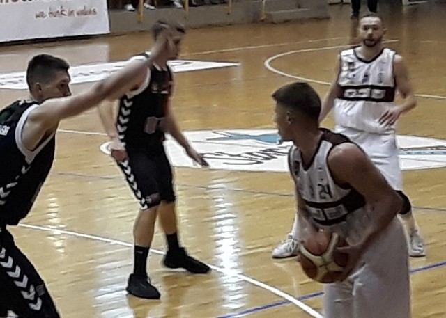 W pierwszym spotkaniu Marcin Dymała rzucił 16 punktów.