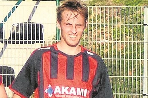 Jakub Dytkowski strzelił dwie bramki w Jędrzejowie, które dały cenny remis buskiemu Zdrojowi.