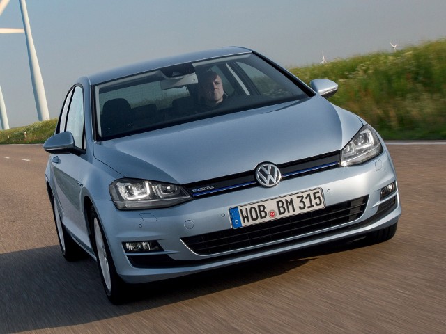 Top 5 najczęściej rejestrowanych używanych samochodów przez osoby prywatne w 2013 roku.1. Volkswagen GolfIlość sprzedanych egzemplarzy: 32 404Fot. Volkswagen