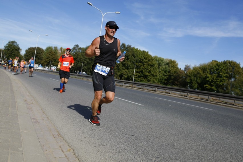 Uczestnicy Maratonu Warszawskiego 2018. Więcej zdjęć...