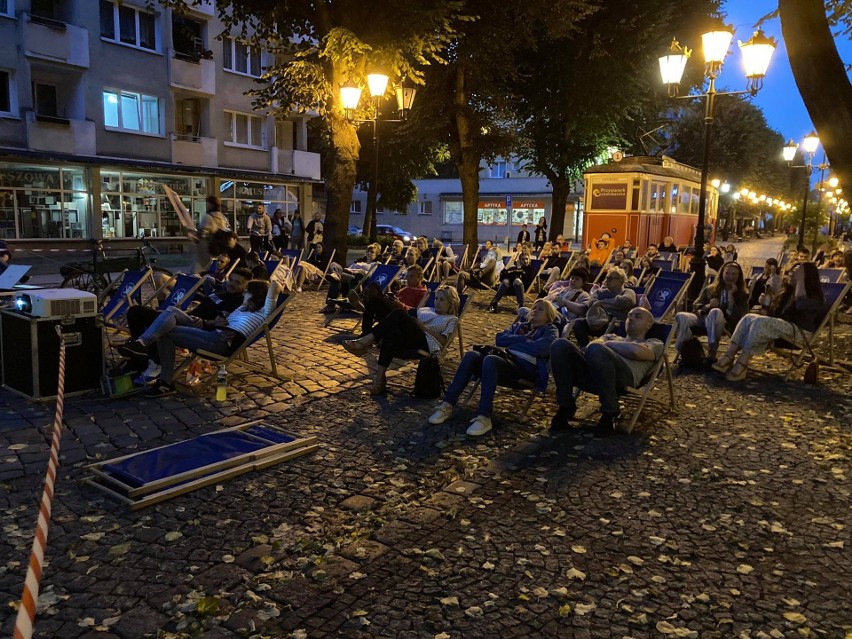 Letnie Kino na Leżakach...