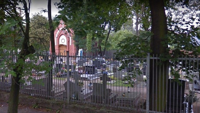 Do dewastacji doszło na tym cmentarzu przy ul. Lotników 2 w Bydgoszczy.