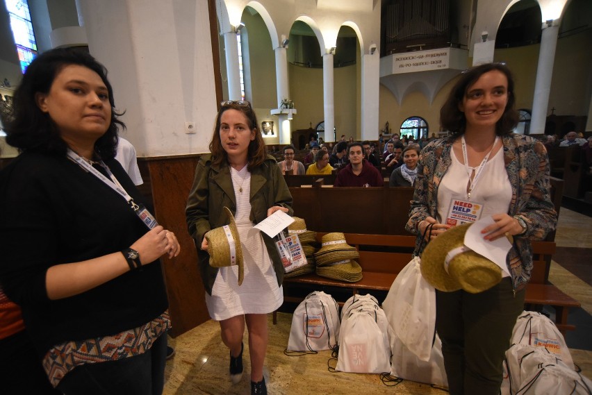 Światowe Dni Młodzieży 2016 Katowice: pielgrzymi z Francji w parafii w Murckach [ZDJĘCIA]