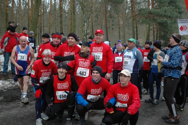 Bieganie jest w Polsce coraz popularniejsze. Zawody  organizowane są w różnych porach roku nie wyłączając zimy