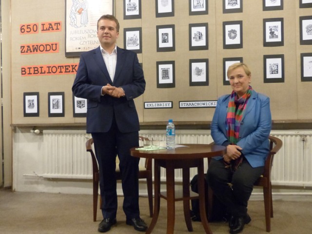 Spotkanie z Różą Tnun, posłanką do Parlamentu Europejskiego, poprowadził dyrektor jej świętokrzyskiego biura, Marek Materek.