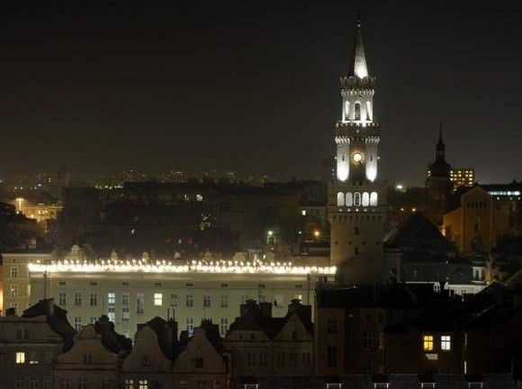 W sobotę na godzinę zgaśnie m. in. oświetlenie opolskiego ratusza.