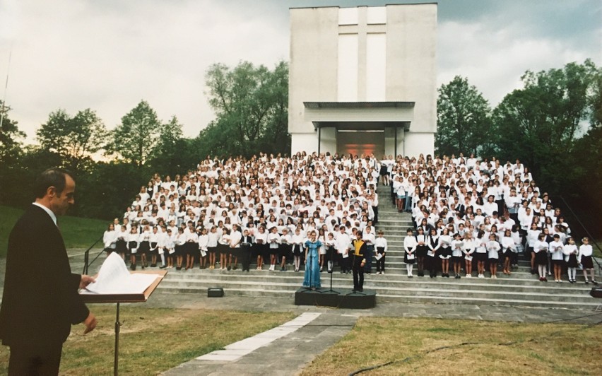 Ostrołęczanie lat 90. XX wieku. Może znajdziecie zdjęcia swoje lub znajomych? Zdjęcia z archiwum TO