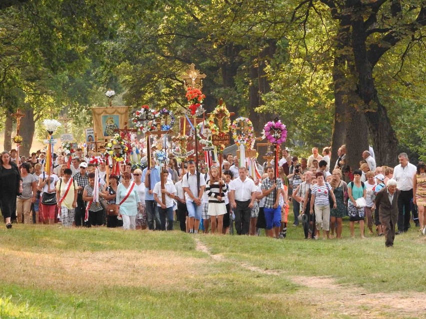 Przed południem kilkadziesiąt tysięcy osób dotarło do...