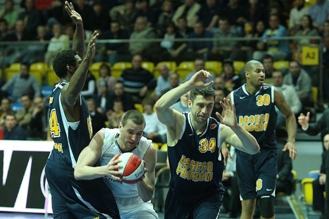 Koszykarze ze Słupska znów zagrali dobry mecz, ale zwyczajnie nie mieli sił, by przeciwstawić się Asseco Prokomowi.