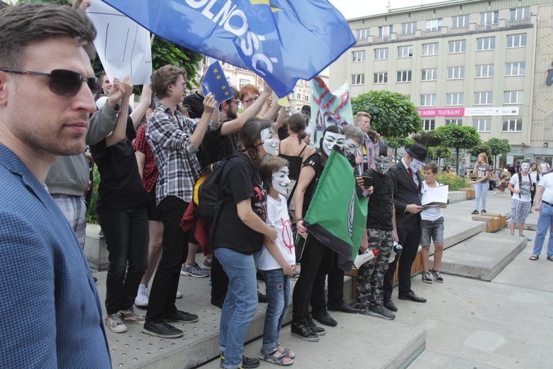 W weekend przeciwko dyrektywie UE protestowano w Katowicach