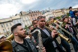 Kraków. Niedziela Nowoorleańska 2018. Koncerty jazzowe na scenie pod Ratuszem [ZDJĘCIA]