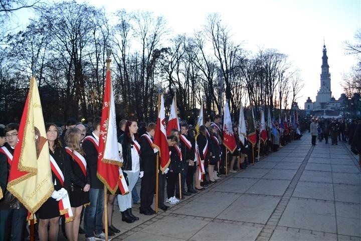 Święto Niepodległości w Częstochowie. Biało-czerwony Ratusz.