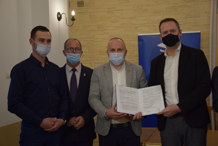 W Jerzmanowicach podpisano umowę na przebudowę drogi...