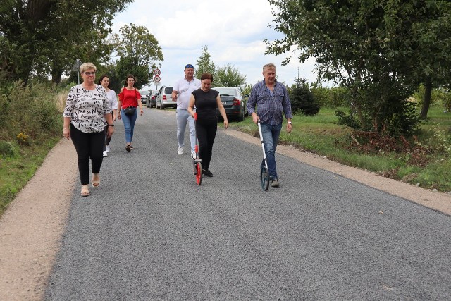 Odbiór zmodernizowanej drogi gminy Radomin w Płonnem