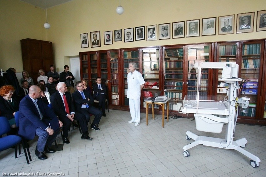 Prezydent Dutkiewicz przekazał sprzęt medyczny dla dzieci [ZDJĘCIA]