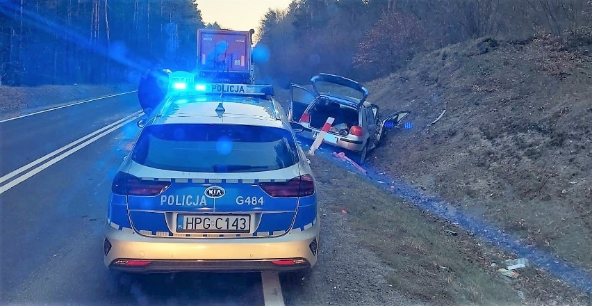 W Pazurku (DW 783) doszło do wypadku z udziałem samochodu...