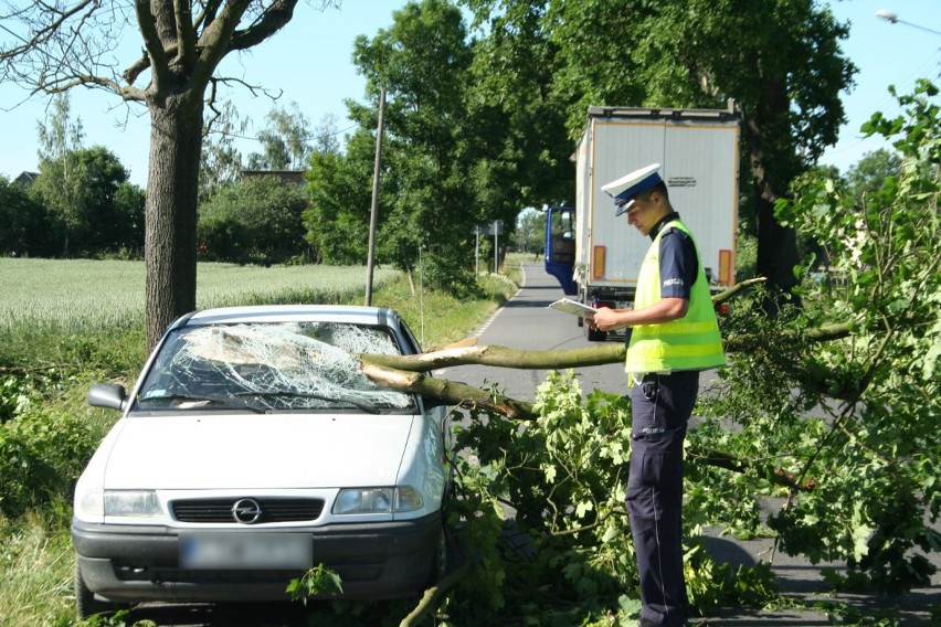 60-latek kierujący oplem został zabrany do szpitala