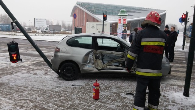 Zderzenie samochodu z tramwajem na Ruczaju.