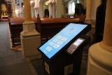 W kościele w Łodzi moża dać "na tacę" za pomocą... karty płatniczej i telefonu