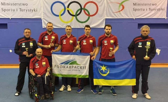 Niepełnosprawni tenisiści stołowi z Tarnobrzega potwierdzili klasę