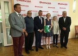 Wicemarszałek Rafał Rajkowski podpisał umowy z...