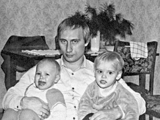 Władimir Putin z córkami