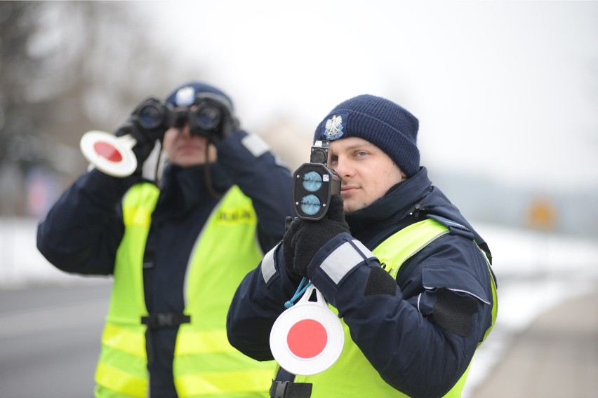 06.02.2015. brzozka powiat krosnienski policja policjant...