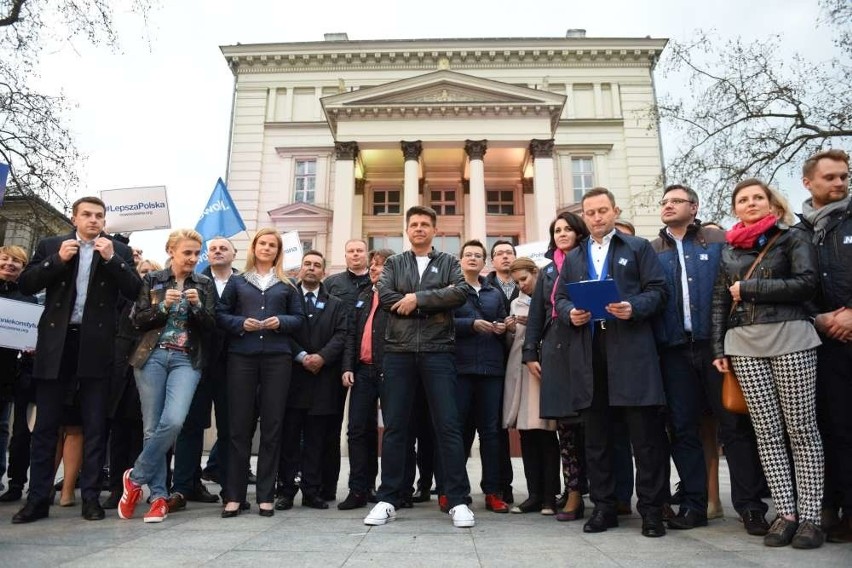 Nowoczesna w Poznaniu manifestowała patriotyzm na placu...