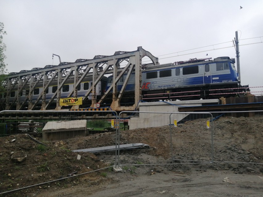 Budowa mostu kolejowego w Przemyślu.