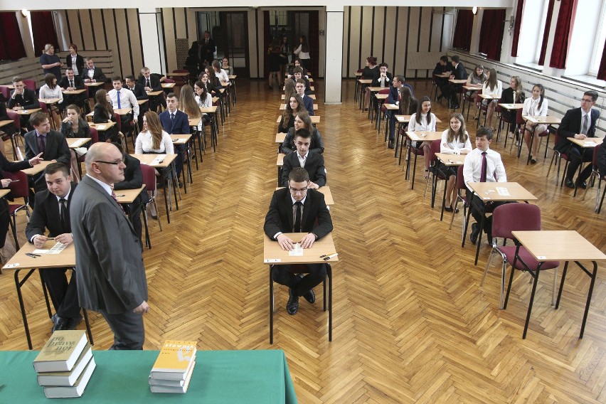 MATURA 2016. MATURA ARKUSZE CKE FIZYKA, MATURA Z FIZYKI,...