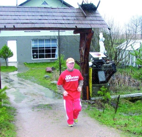Piotr Kuryło twierdzi, że nie potrafi żyć bez biegania. Trenuje codziennie przez wiele godzin.