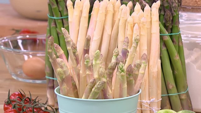 Jak przygotować szparagi do gotowania i w jakiej formie smakują najlepiej?